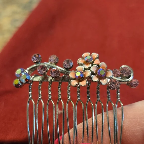 Elegant Silver Hair Comb Set with Crystal Accents - Picture 2 of 7